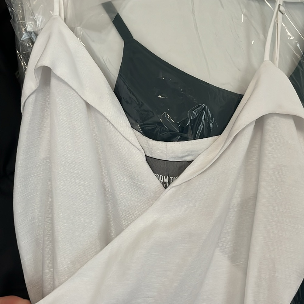 Reformation white linen wrap dress - Picture 2 of 4